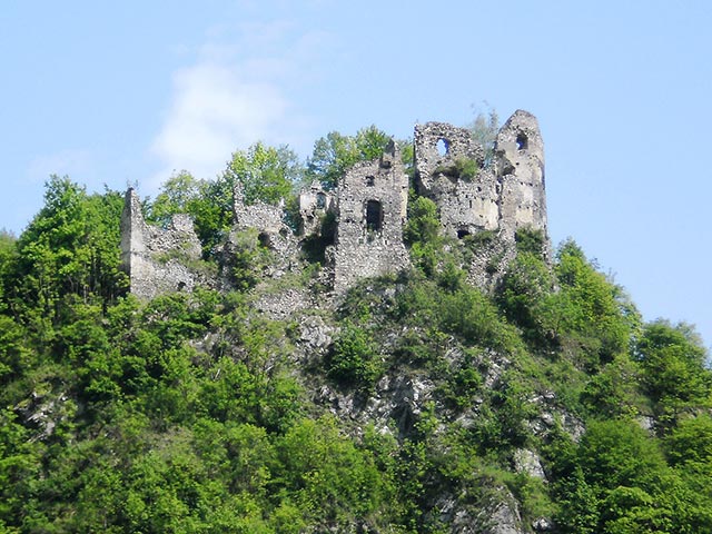 Strecno Old Castle