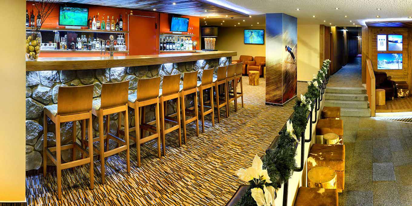 Lobby Bar - FIS Hotel