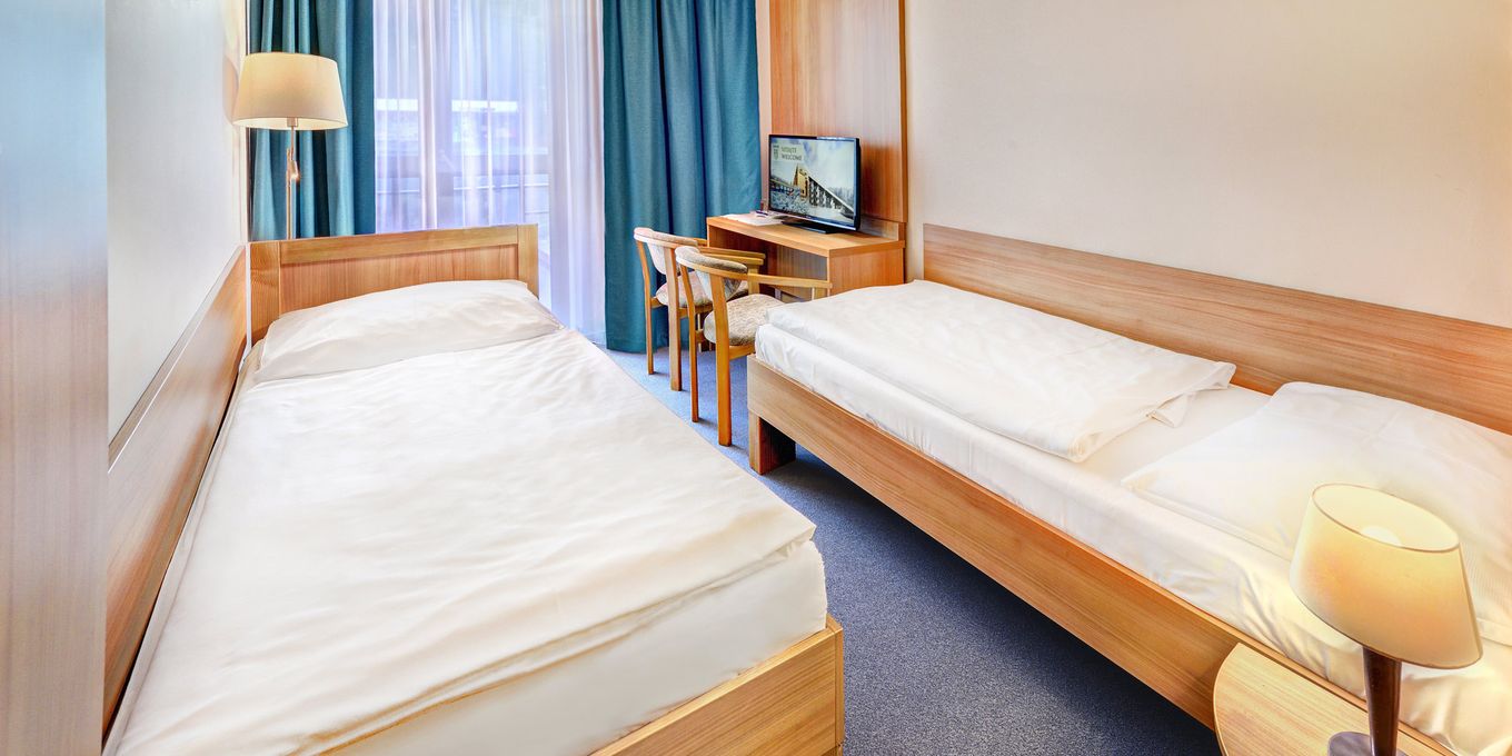Twin room - FIS Hotel