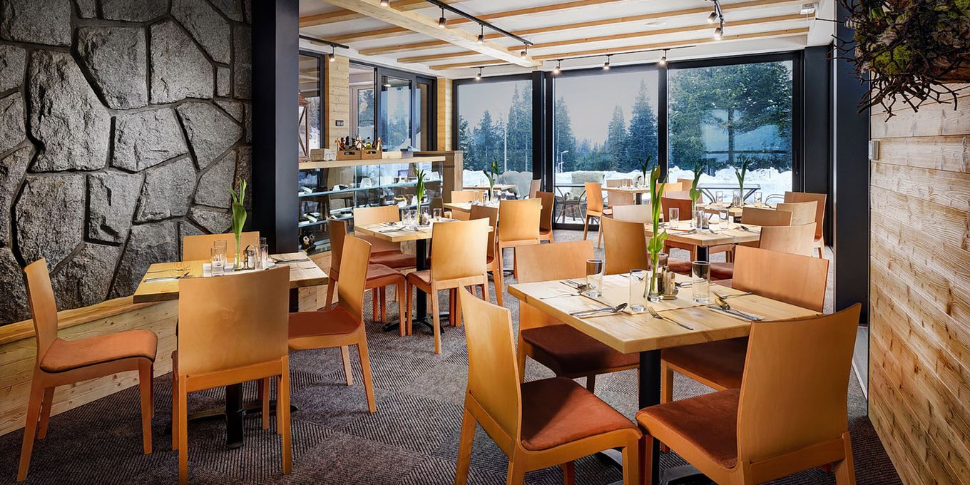 Restaurant - FIS Hotel