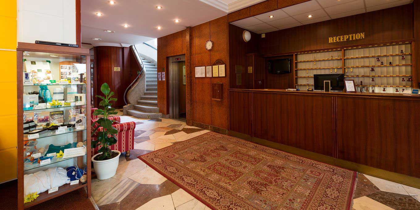 Lobby - Отель Ялта / Hotel Jalta Lobby - Отель Ялта / Hotel Jalta