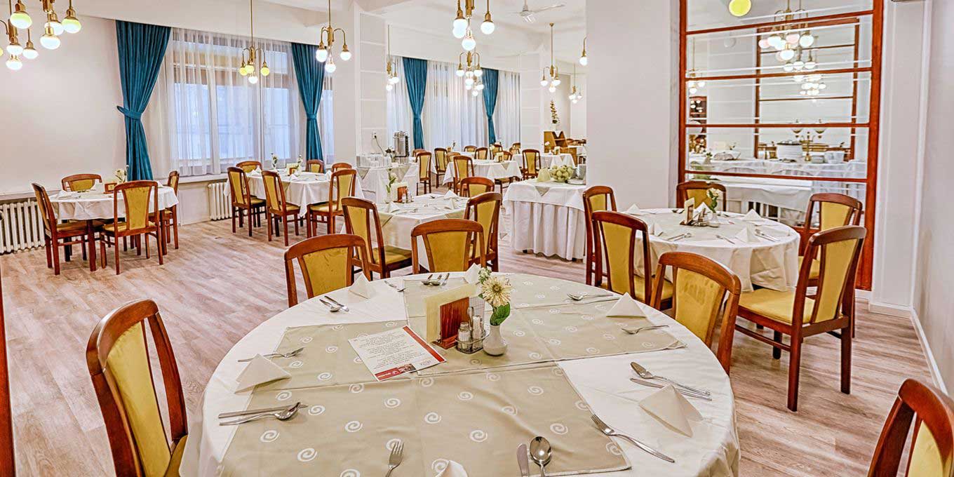 Restaurant - Jalta Ensana Health Spa Hotel