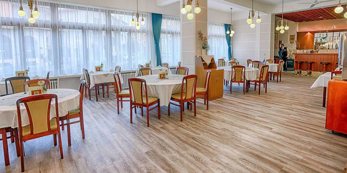 Restaurant - Отель Ялта / Hotel Jalta Restaurant - Отель Ялта / Hotel Jalta
