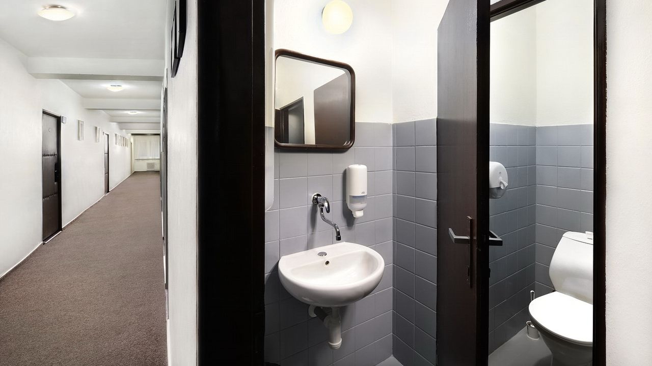 Economy room bathroom - Liptov Hotel