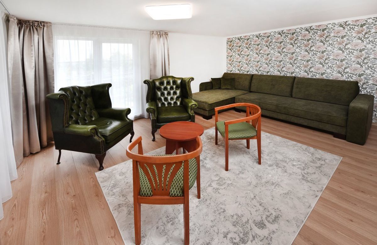 Family room (5+2) sitting room - APLEND Lujza Major Hotel