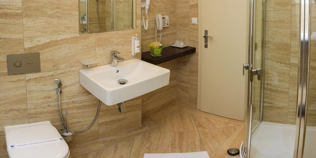 Comfort bathroom - Pro Patria Ensana Health Spa Hotel