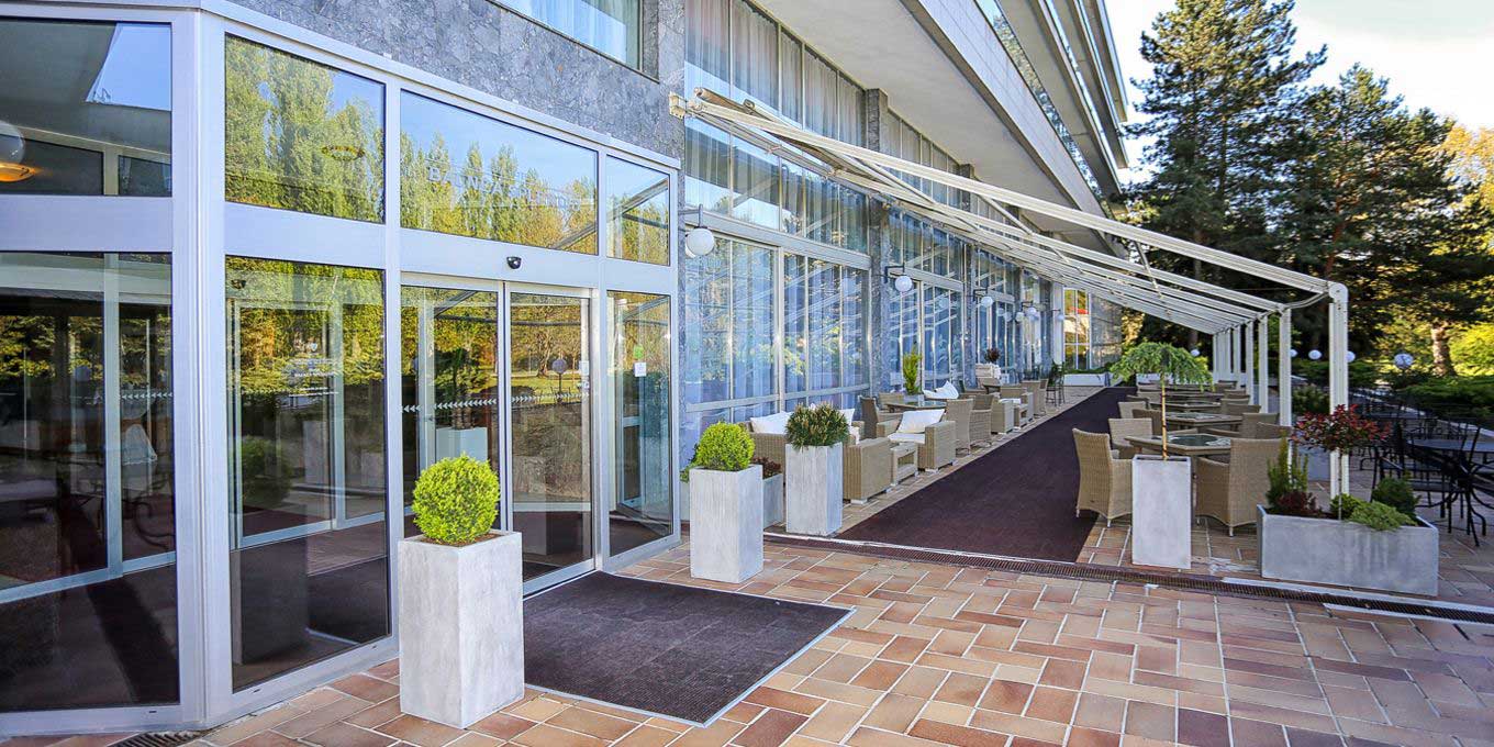 Summer terrace - Splendid Ensana Health Spa Hotel Summer terrace - Splendid Ensana Health Spa Hotel